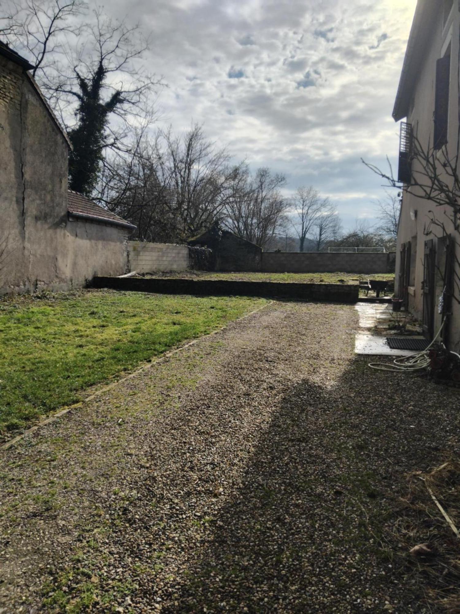 L'Univers, Vous Et Nous Pouilly-sur-Vingeanne Εξωτερικό φωτογραφία